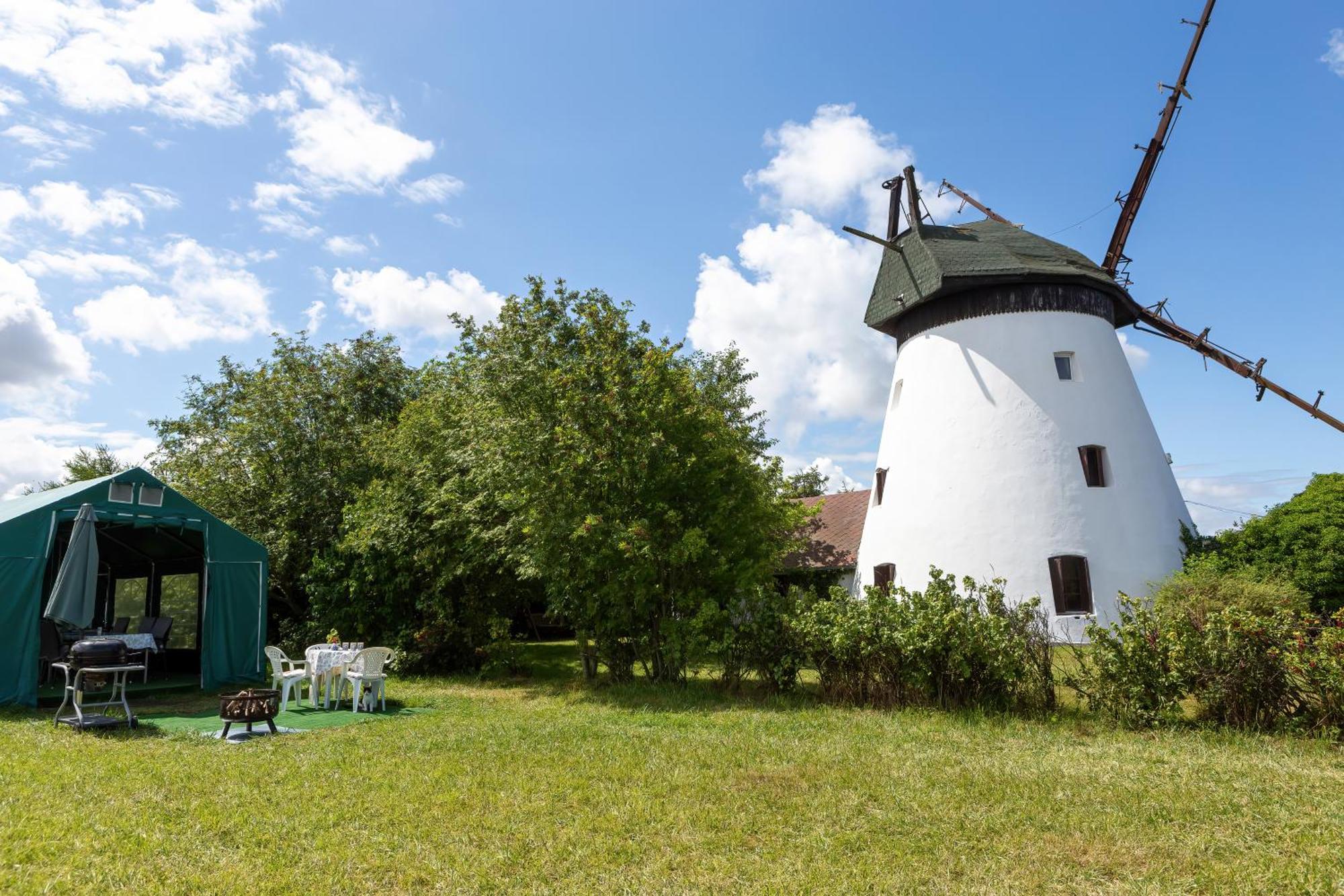 Windmill Vacation Home In Ledzin Near Baltic Sea Ниешорце Стая снимка